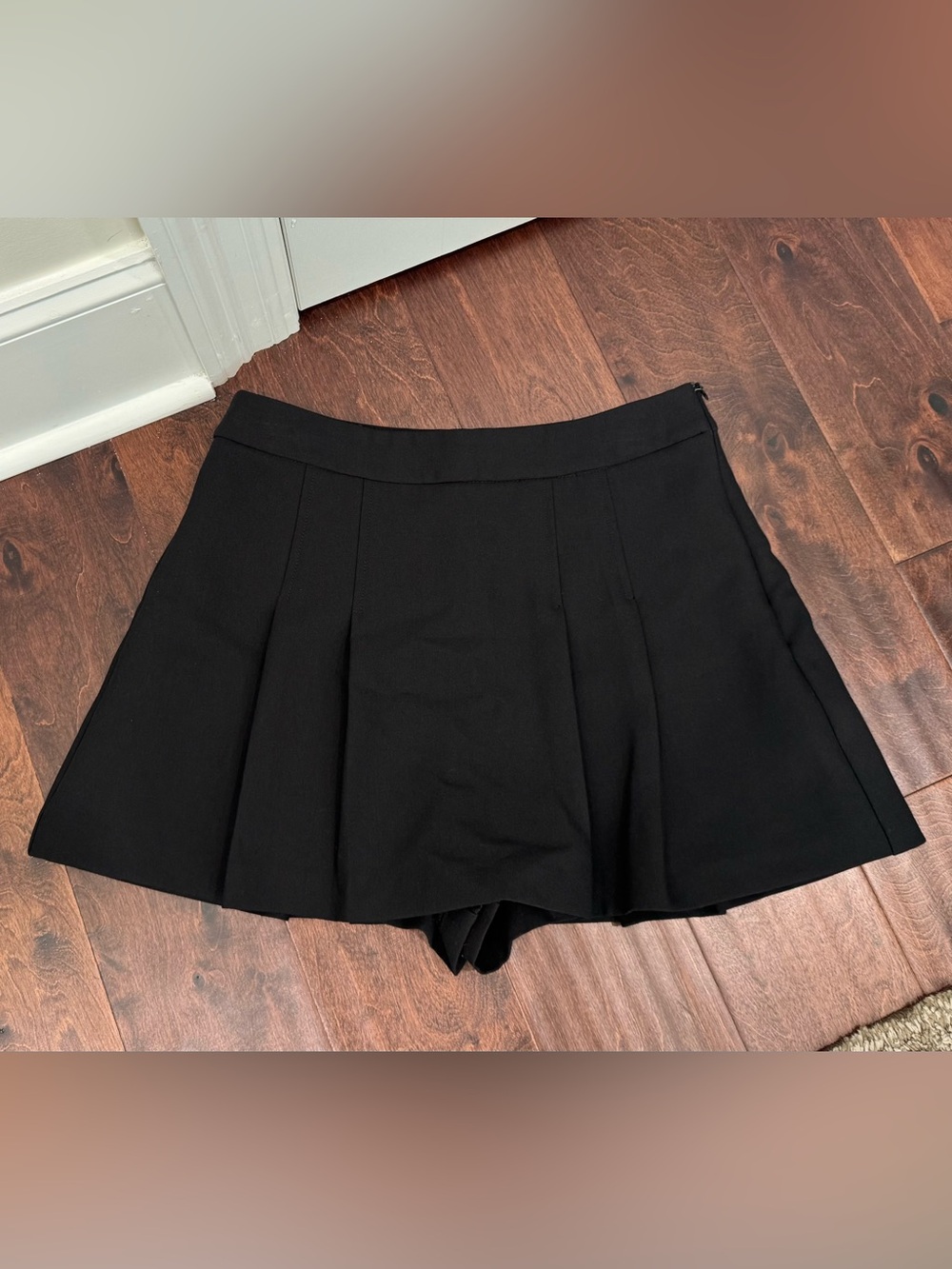 Zara Black Pleated Mini Skirt Skort Women’s Medium, Fashion Piece Cute & Comfy
